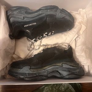 Balenciaga triple s
